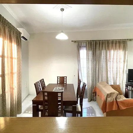 דירה The Town House